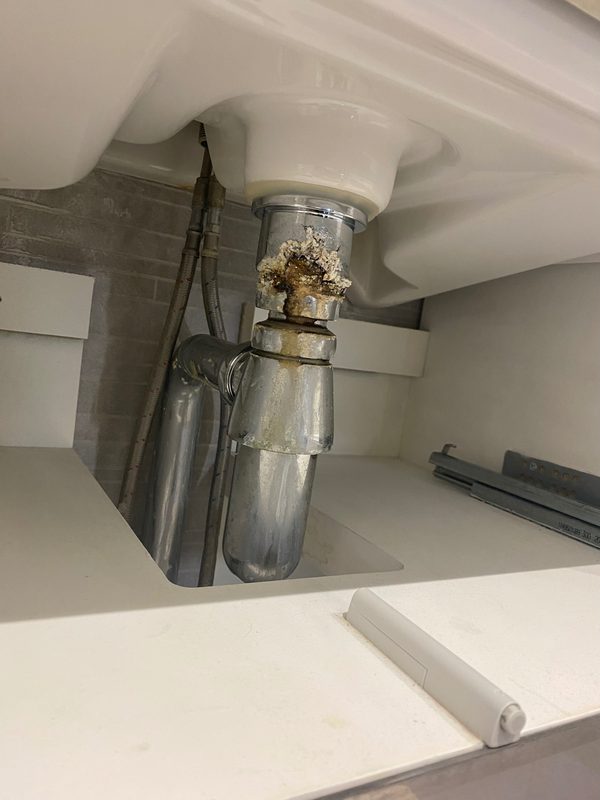 Basin waste pipe before