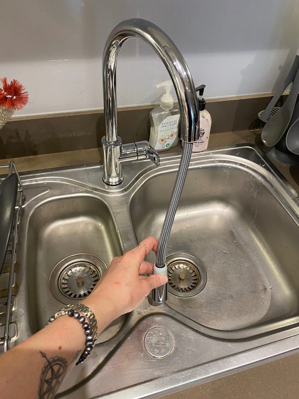 Kitchen tap with flexi hose